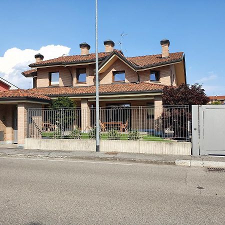 Cassano dʼAdda B&B Casa Sara מראה חיצוני תמונה